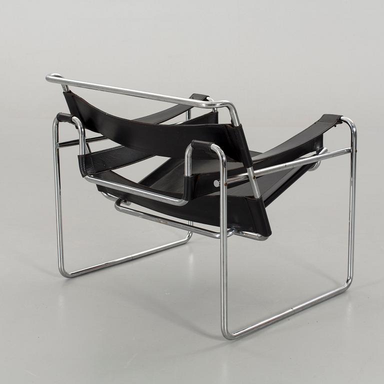 A MARCEL BREUER "WASSILY" CHAIR BY GAVINA.