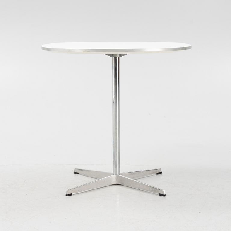 Bruno Mathsson & Piet Hein, bord, "Supercirkulär A602", Fritz Hansen, daterat 2006.