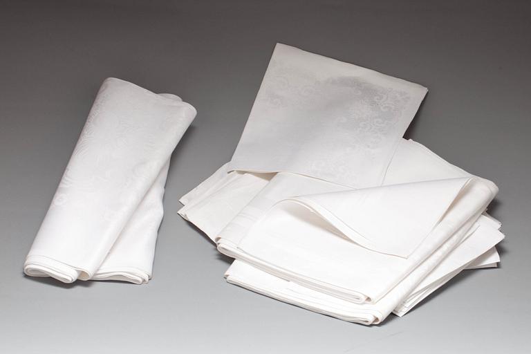 PARTI DUKAR, SERVETTER, 3+25 st. Linnedamast.