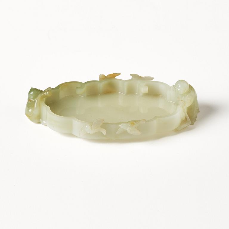 A Chinese nephrite brush washer, 20th century.