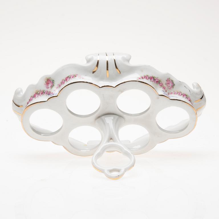 ÄGGSTÄLLNING, porslin, 1800-talets slut.