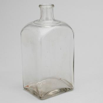 BRÄNNVINSFLASKOR, 2 st, glas, 1700-1800-tal.