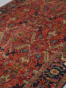 A CARPET, a semi-antique Heriz, ca 322-327 x 226,5 cm.