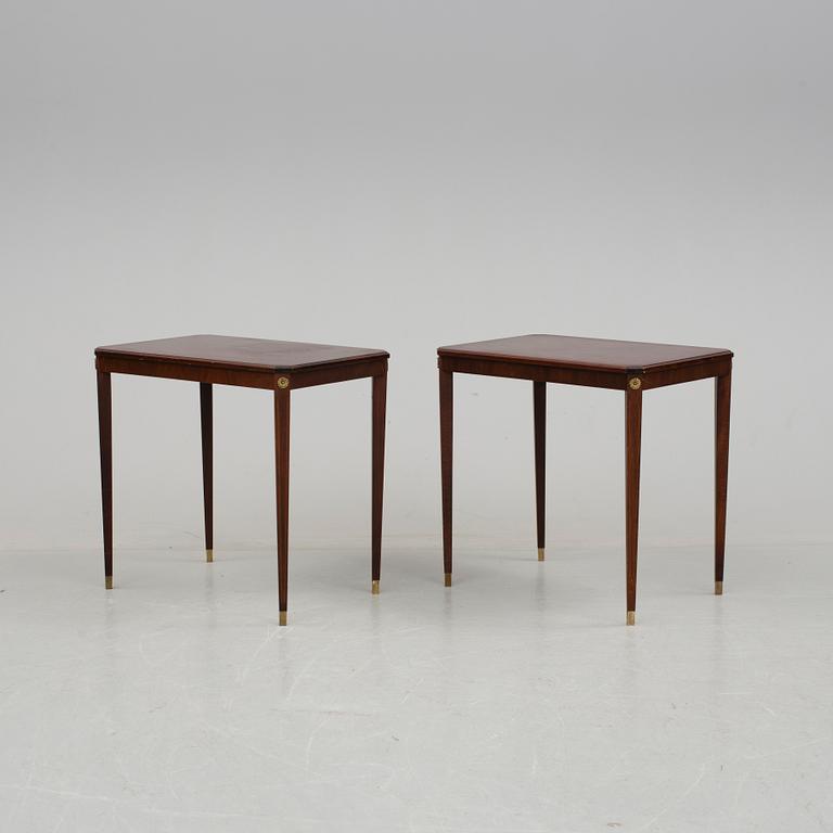 SIDOBORD, 2 st. Gustaviansk stil, 1900-talets mitt.