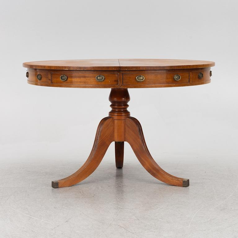 A George III style dining table, England, 20th century.