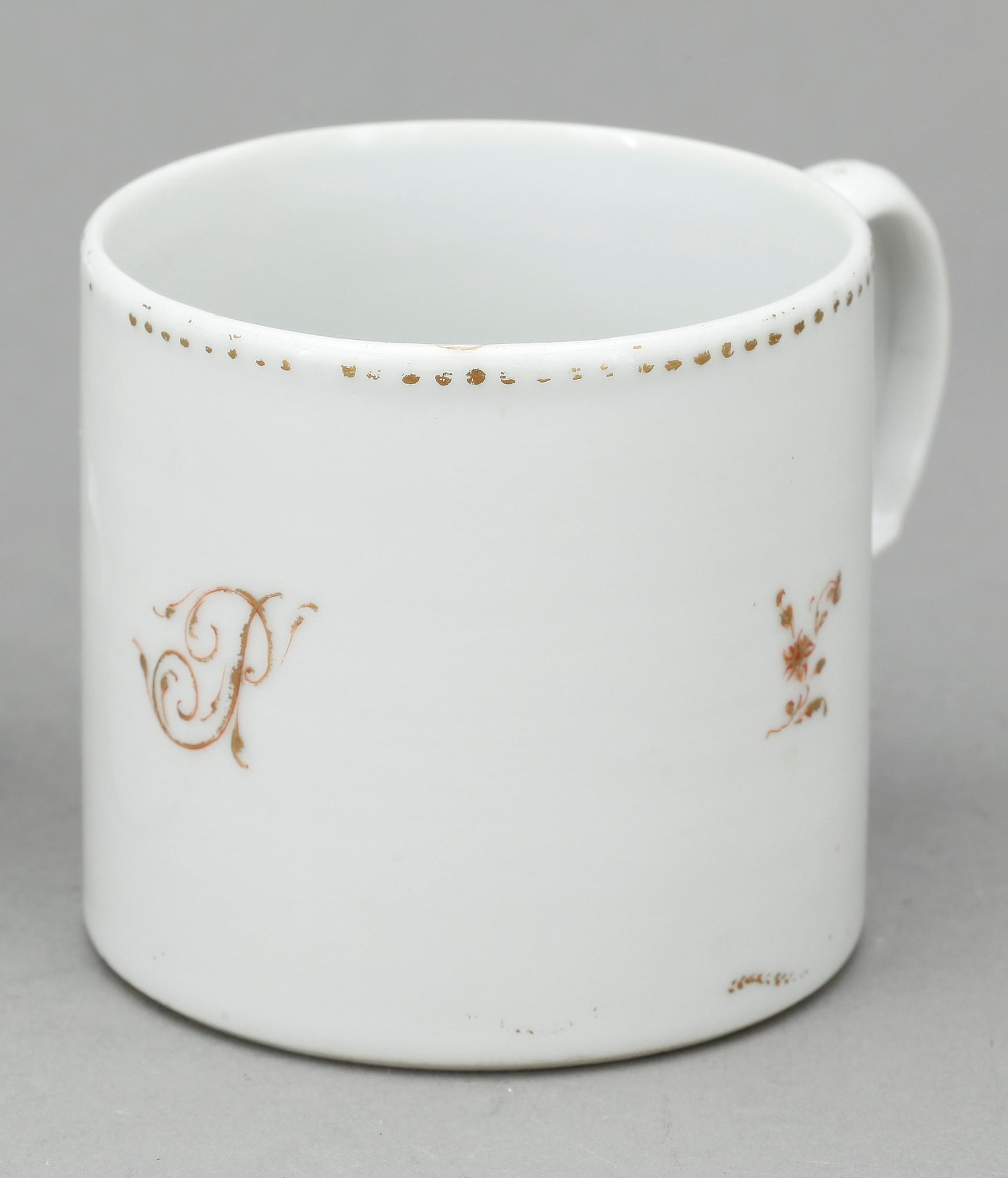 KOPPAR, 4 st, porslin, omkring år 1800.