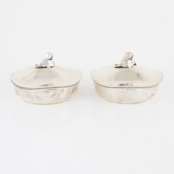 A pair of silver turrens with lid, mark of CF Carlman, Stockholm 1945 and 1947.