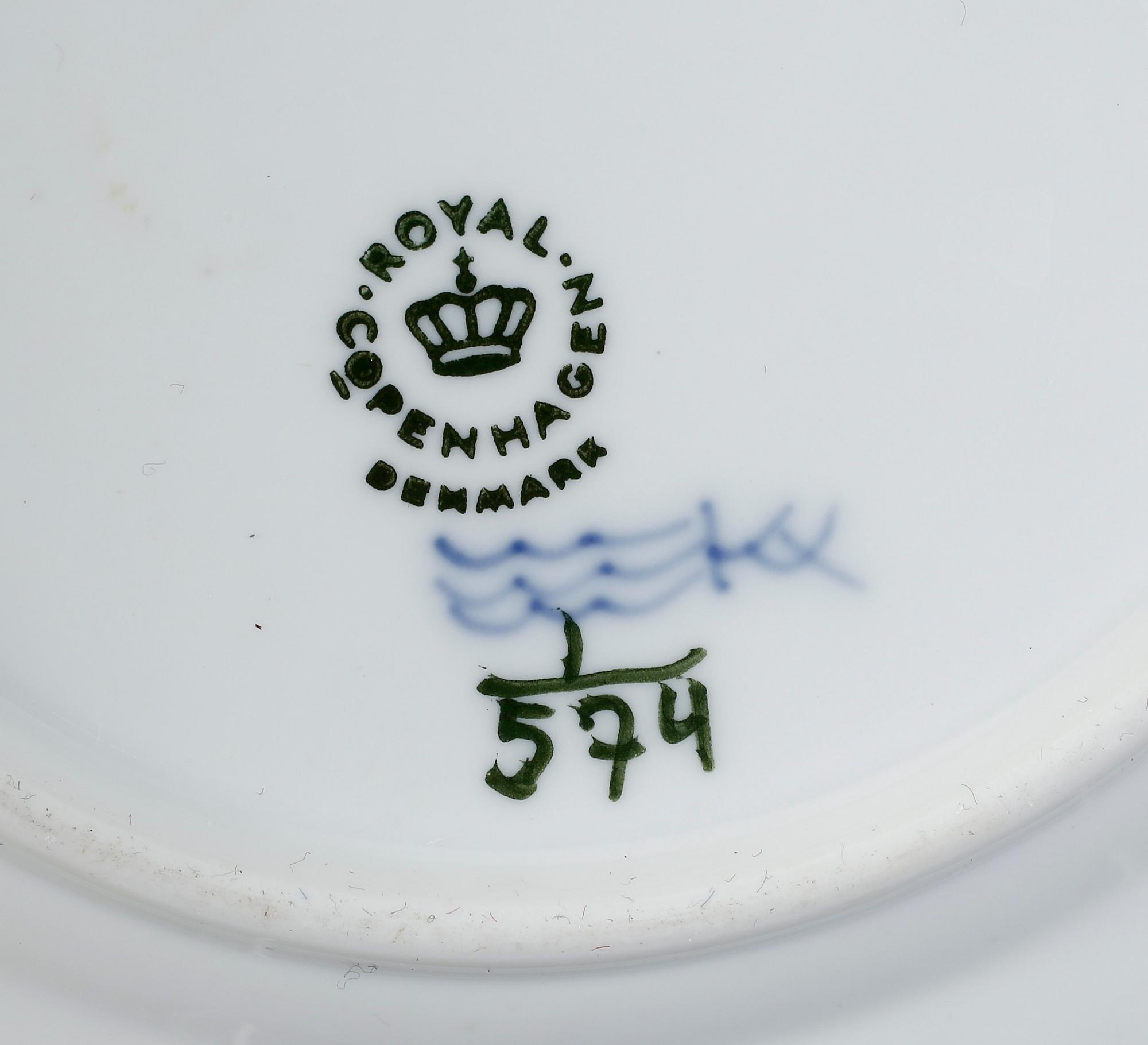 KAFFESERVIS, 34 delar, porslin, Musselmalet, Royal Copenhagen samt Bing & Gröndal.