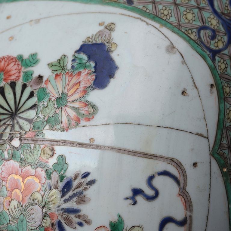 Prakturna, porslin. Qingdynastin, Kangxi (1662-1722).