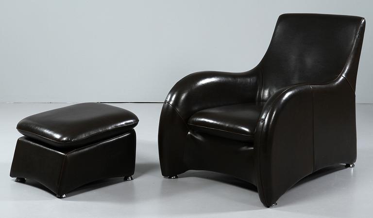FÅTÖLJ SAMT FOTPALL, kopia efter "Loge", Gerard Van den Berg, modellen formgiven 1989.