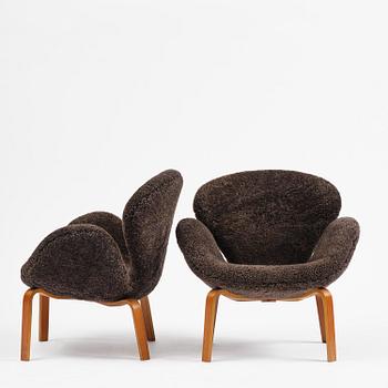 Arne Jacobsen, a pair´of “Swan” armchairs, Fritz Hansen, Denmark 1960s.