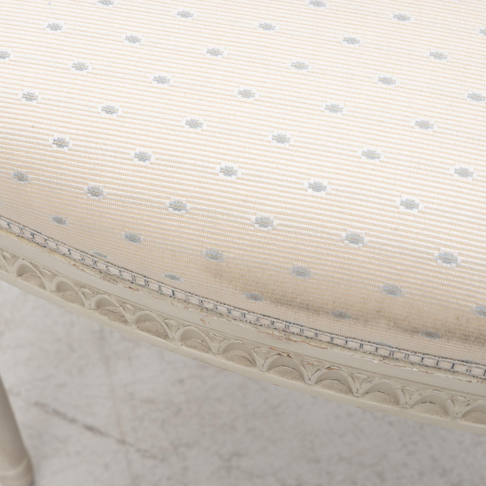 Karmstolar ett par, gustavianska, 17/1800-tal.