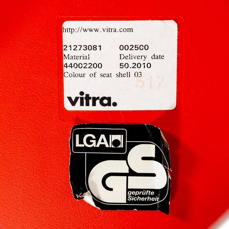 Charles and Ray Eames, stolar 6 st, "Plastic chair DSR", Vitra 210.
