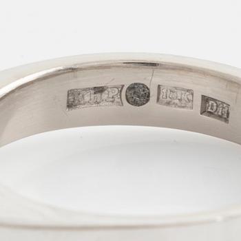 Ring solitär med briljantslipad diamant.