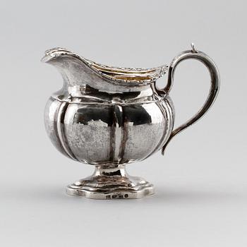 GRÄDDKANNA, silver, Ryssland 1839. Vikt ca 171 gram.