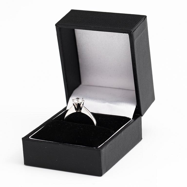 A 14K white gold ring with a brilliant cut diamond, 0.71 ct. Toivo Konstantin Alenius, Vasa 2020. With GIA certificate.