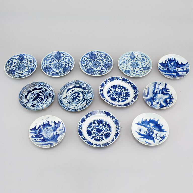 12 small porcelain plates from China, 20th century.