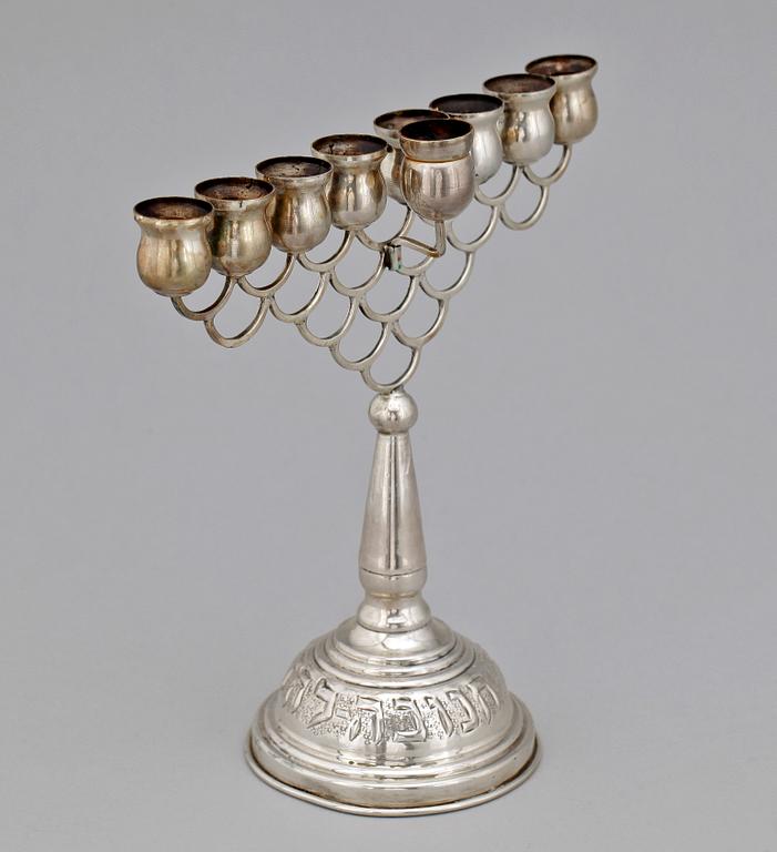 CHANUKKALJUSSTAKE, silver, otydliga stämplar, 1900-tal.