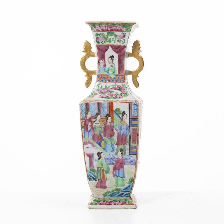 A famille rose Canton vase, Qing dynasty, 19th century.