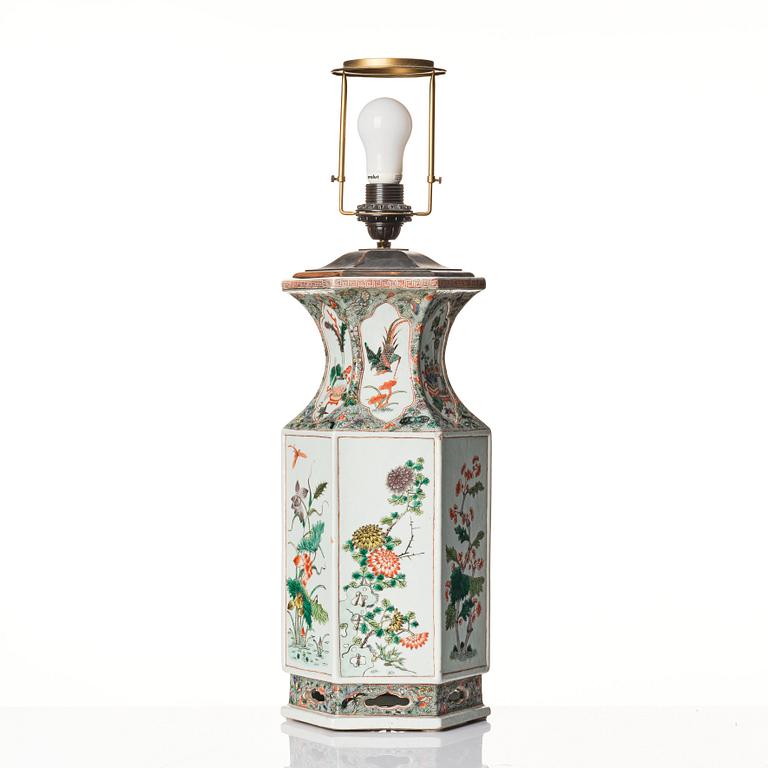 A famille verte vase, Qing dynasty, 19th century.