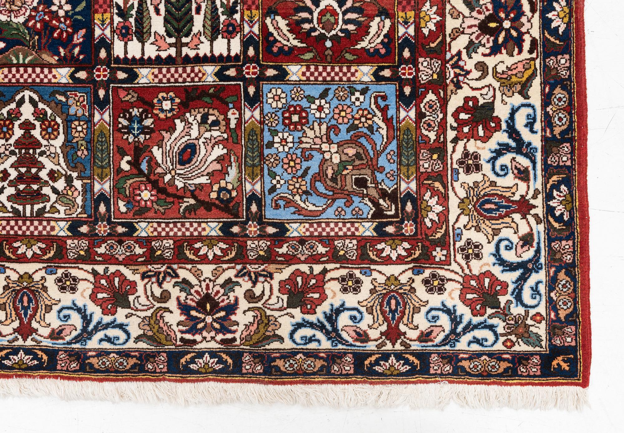 A Bakhtiari carpet, c. 307 x 207 cm.
