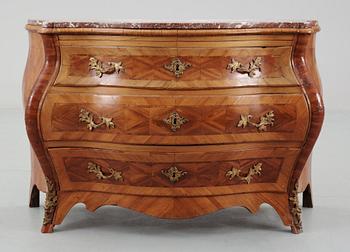 BYRÅ, rokoko, 1700-talets mitt.