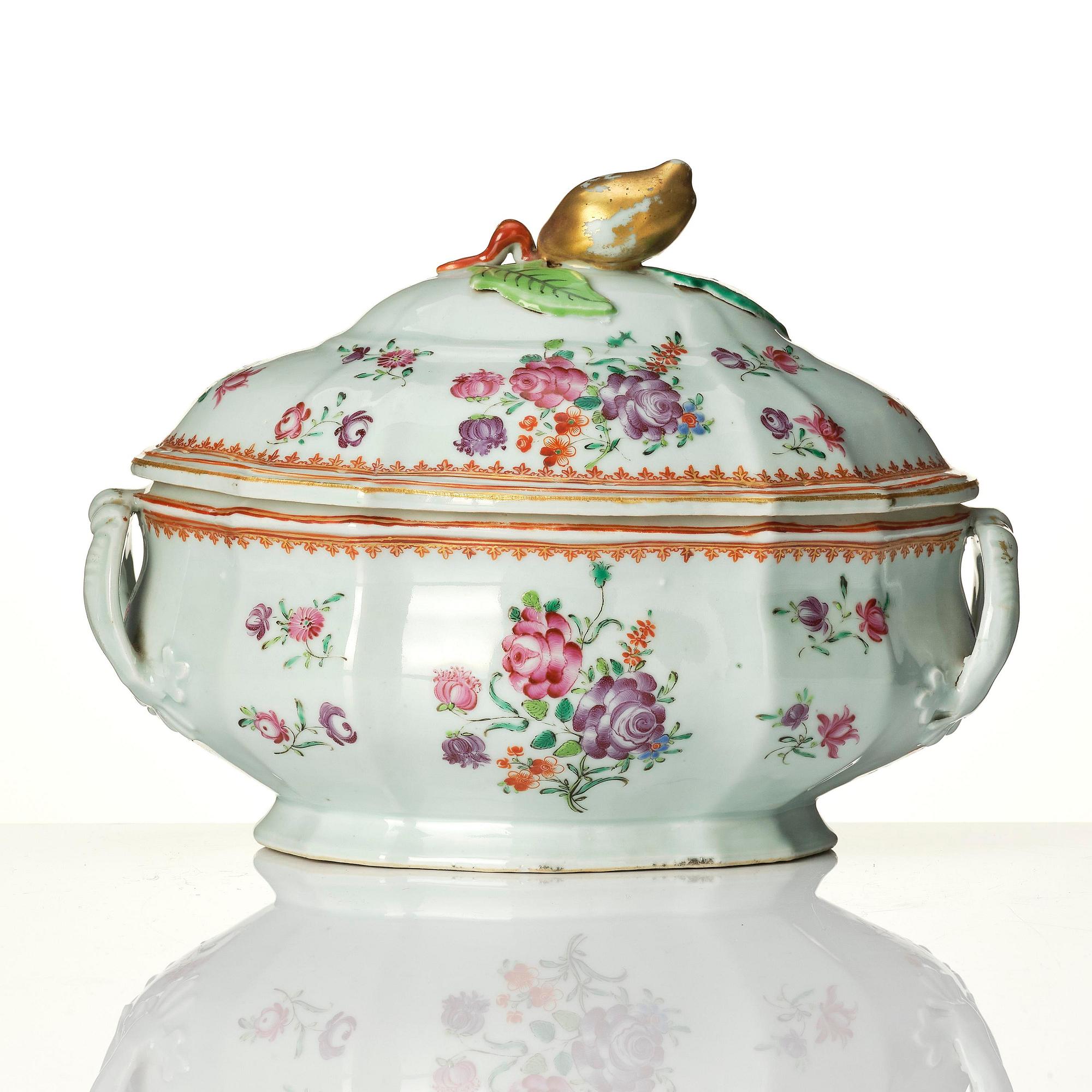 A famille rose tureen with cover and stand, Qing dynasty, Qianlong (1736-95).