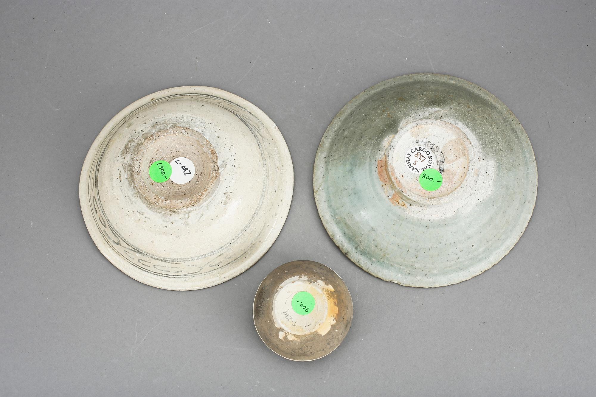 SKÅLAR och ASK med LOCK, keramik, Mingdynastin.