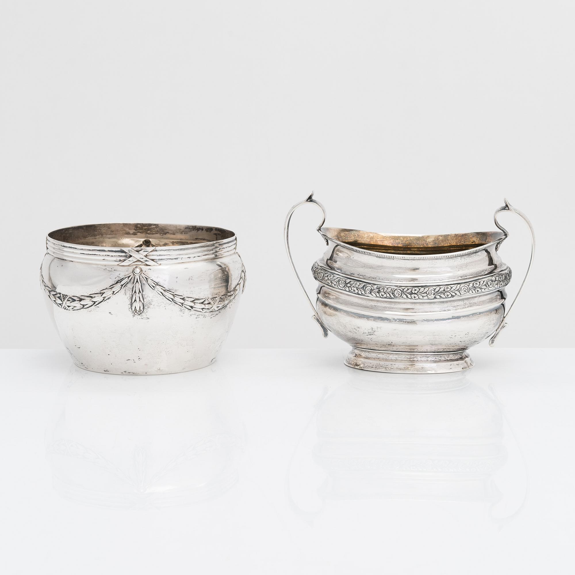 Hjalmar Fagerroos, skål och sockerskål, silver, Helsingfors 1908 och 1910.