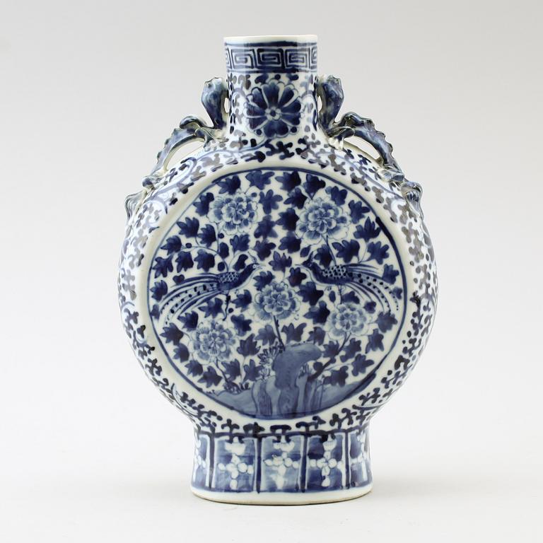 PILGRIMSKRUS, porslin, Kina, sannolikt 1800-tal.