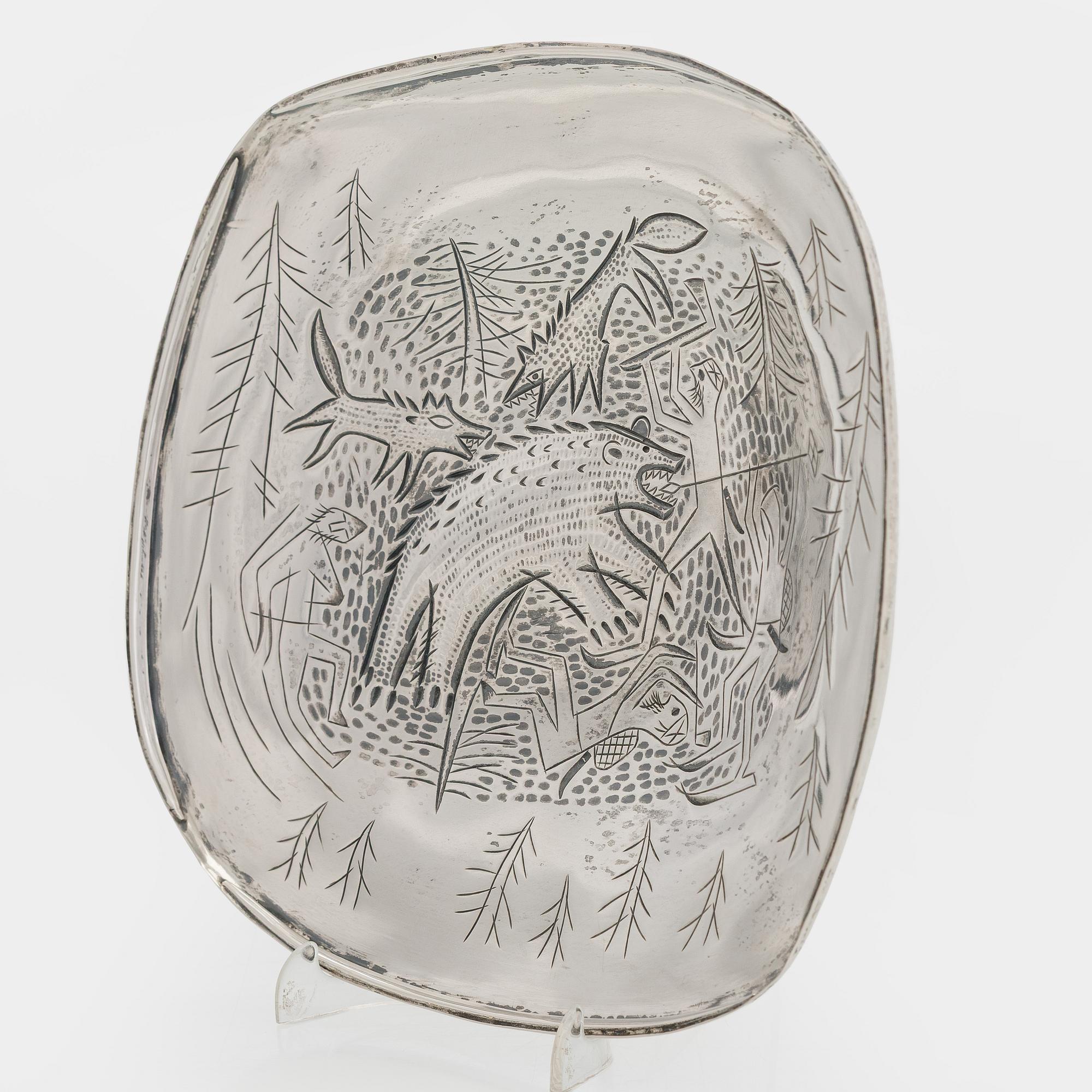Tapio Wirkkala, A 'Bear hunting' silver dish, Tillander, Helsinki 1953.