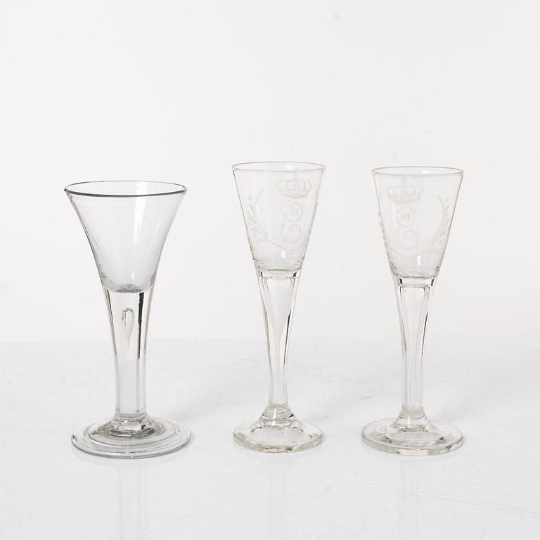 Six glass items, 18th-19th Century.