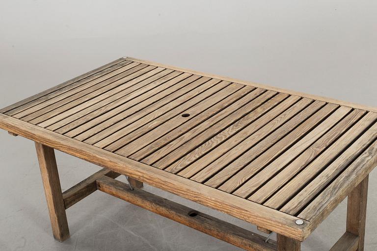 Four pieces of garden furniture by Elsa Stackelberg for Fri Form,
