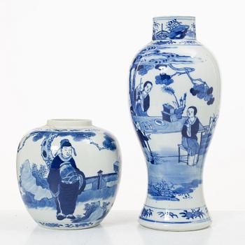 Bojan samt vas, porslin, Kina, Qingdynastin, 1800-tal.