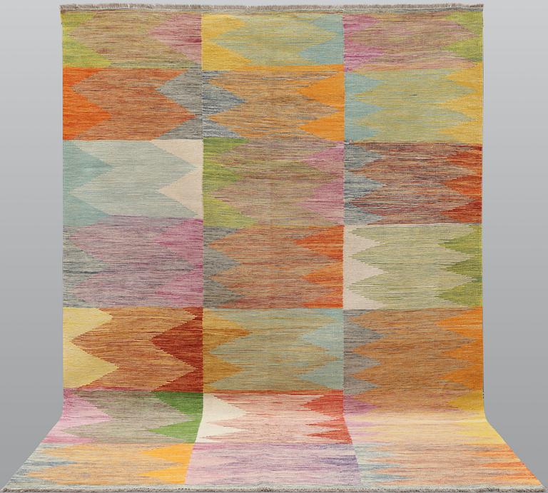 A Kilim carpet, modern design, approx. 301 x 200 cm.