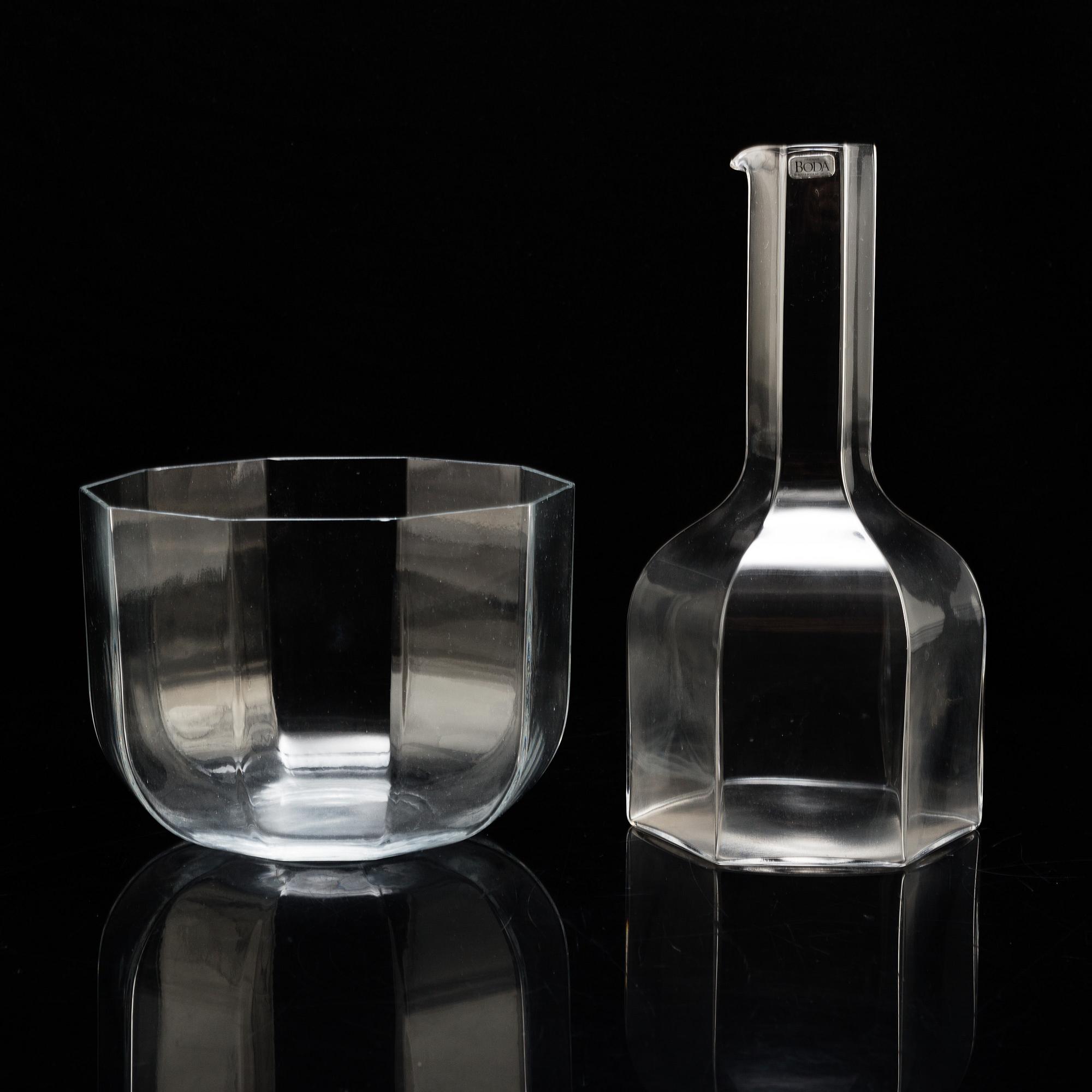 BERYL VALLIEN, a 35-piece 'Oktav' glass service, Kosta Boda.