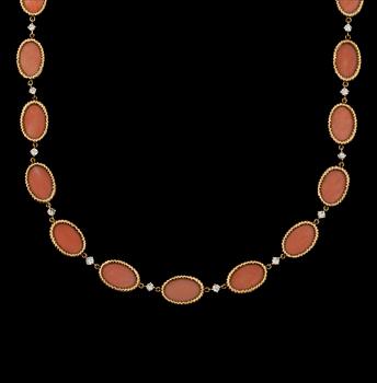 964. A coral and brilliant-cut diamond necklace. Total carat weight of diamonds circa 2.00 cts.
