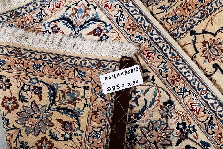 Carpet, Nain, part silk, 6 Laa, approx. 285 x 204 cm.