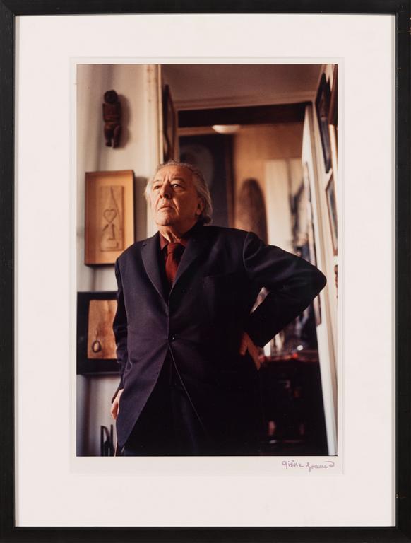 Gisèle Freund, photograph, signed and stamped.