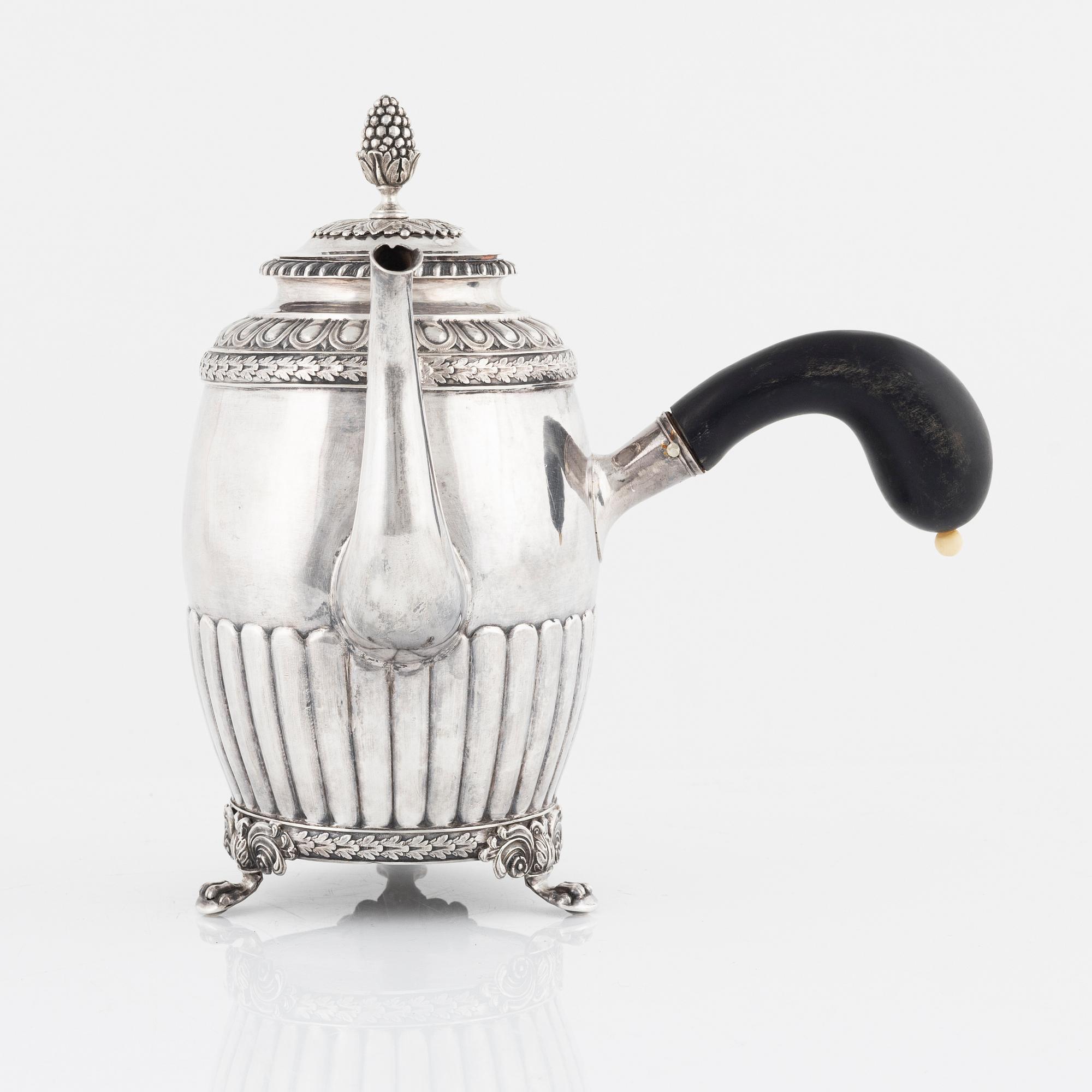 Kaffekanna, silver Johan Petter Grönvall, Stockholm, 1835.
