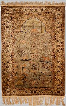 MATTO, a semi-antique Kayseri, ca 175 x 123 cm (as well as 2 cm flat weave at the ends).