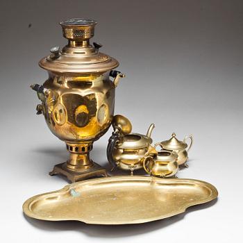 SAMOVAR, 5 delar. Mässing. 1800/1900-tal.