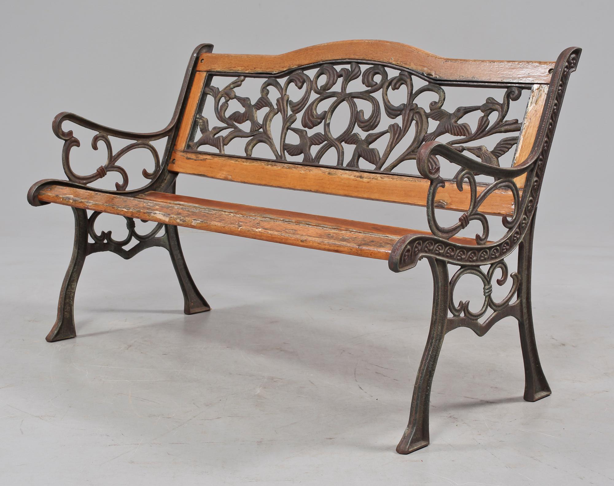 TRÄDGÅRDSBÄNK, 1900-talets andra hälft.