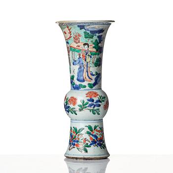 A wucai figural vase, Transitional period, 17th century.