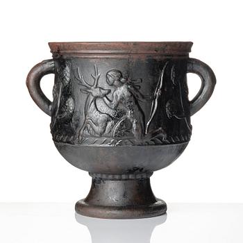 Ivar Johnsson, a pair of Swedish Grace cast iron garden urns 'Diana', Näfveqvarn, Sweden.