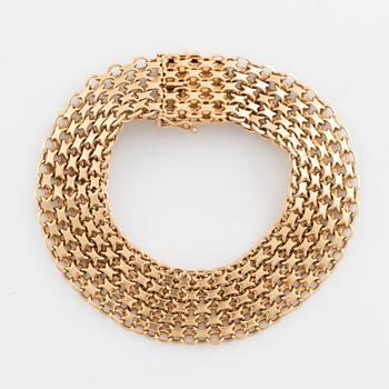 18K gold bracelet.