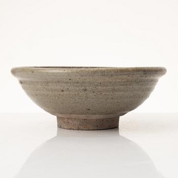 Krukor, två stycken, vaser, två stycken, skål och kanna, Mingdynastin (1368-1644.