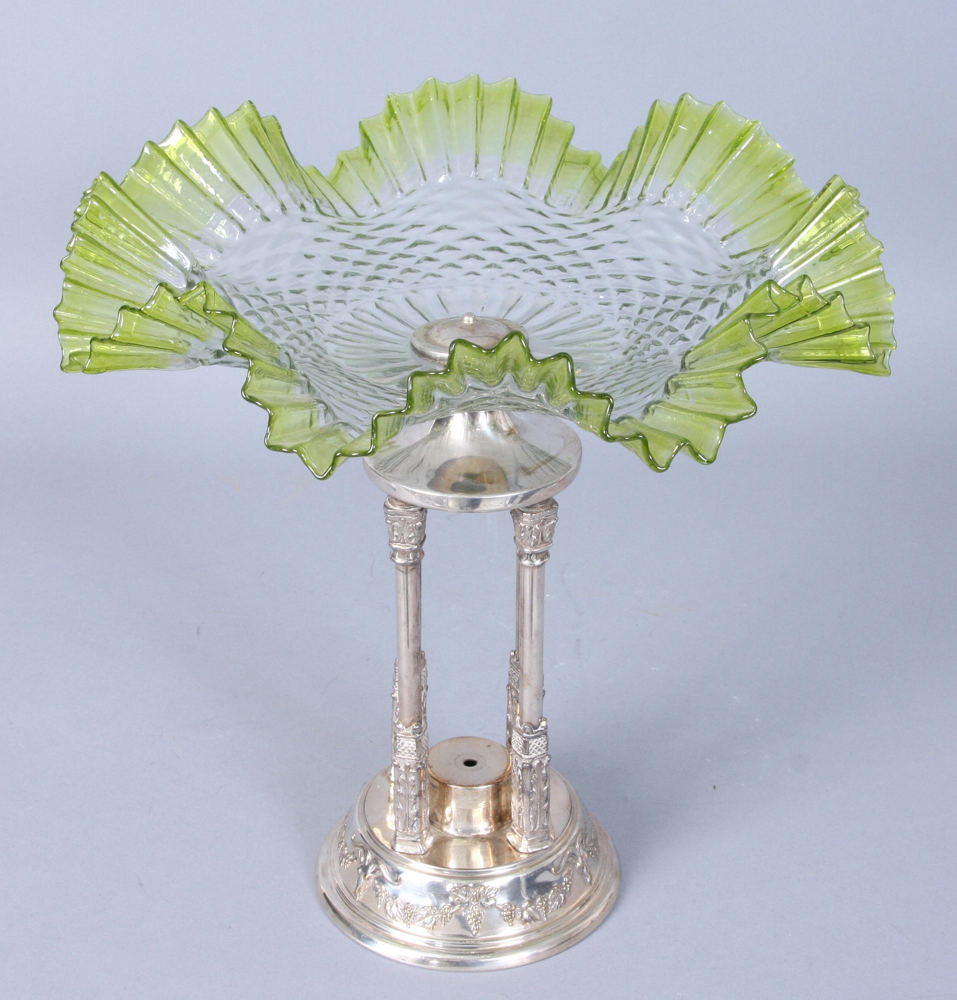 UPPSATSSKÅL, glas samt nyilver.