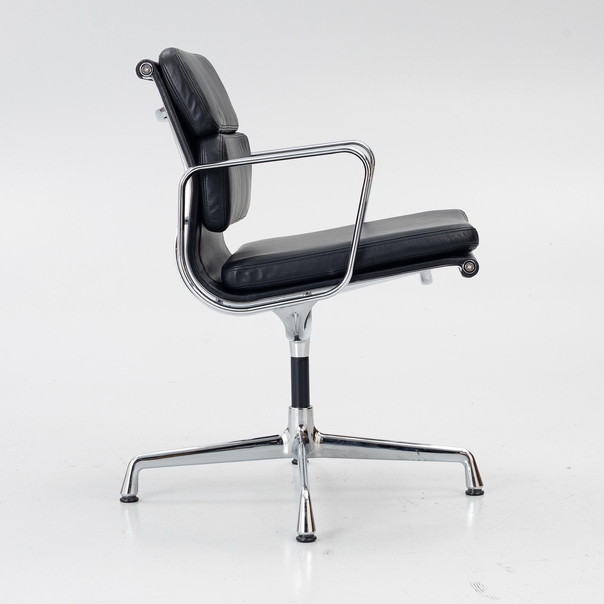 Charles & Ray Eames, Office chair, “EA208 Soft Pad Chair”, Vitra.