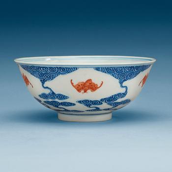 A blue and white 'bats' bowl, late Qing dynasty with Guangxu six character mark.